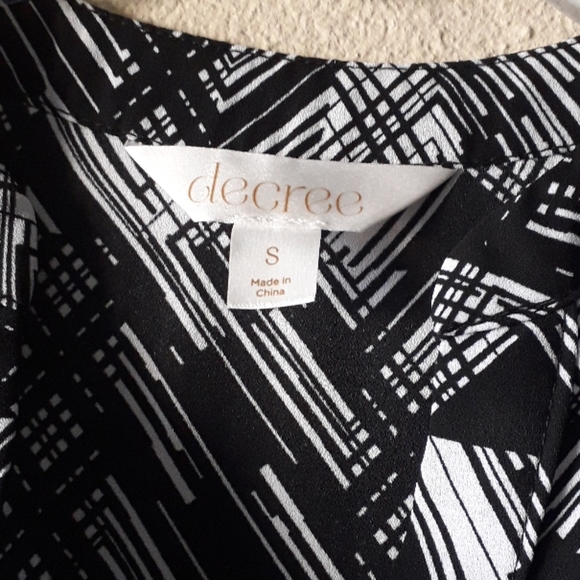 Decree Top - Picture 5 of 8